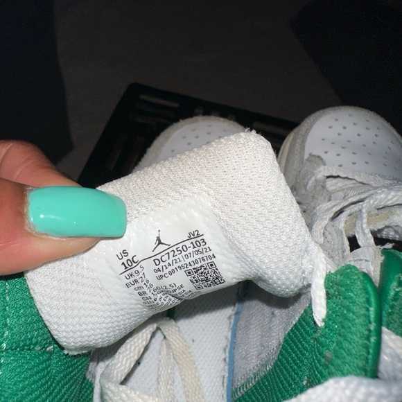 Toddler Jordan’s - Picture 4 of 4